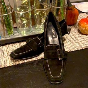 Pretty VANELi suede heels, great shape!